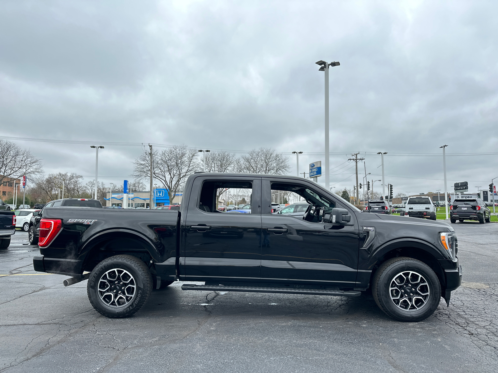 2022 Ford F-150 XLT 4WD SuperCrew 5.5 Box 9