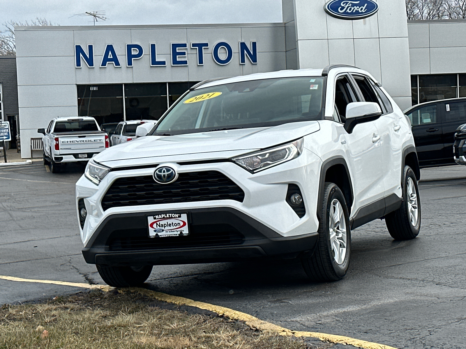 2021 Toyota RAV4 Hybrid XLE 1