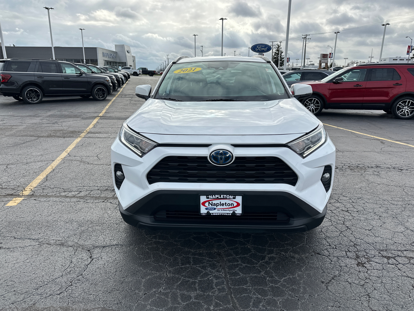 2021 Toyota RAV4 Hybrid XLE 3