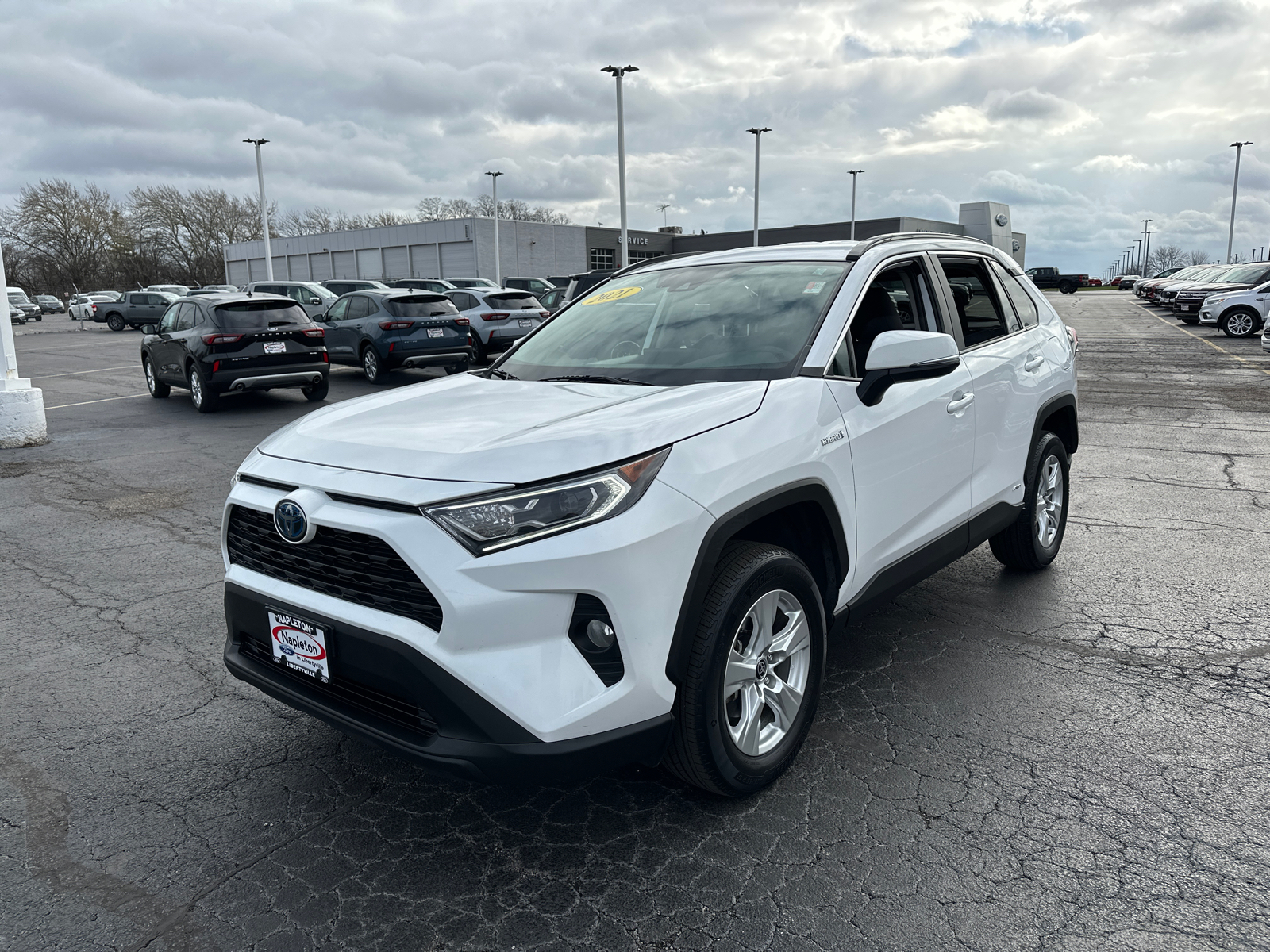 2021 Toyota RAV4 Hybrid XLE 4