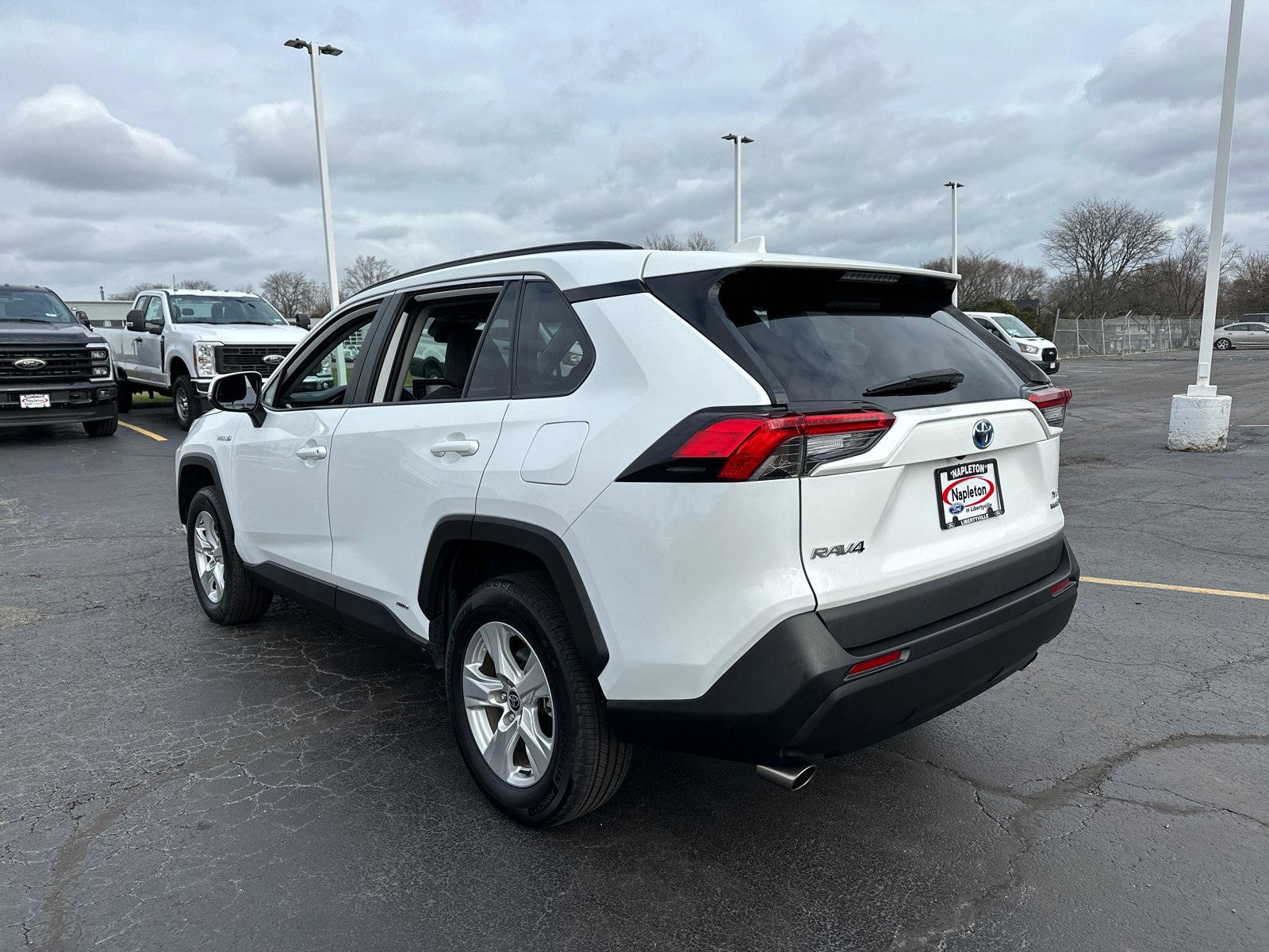 2021 Toyota RAV4 Hybrid XLE 6