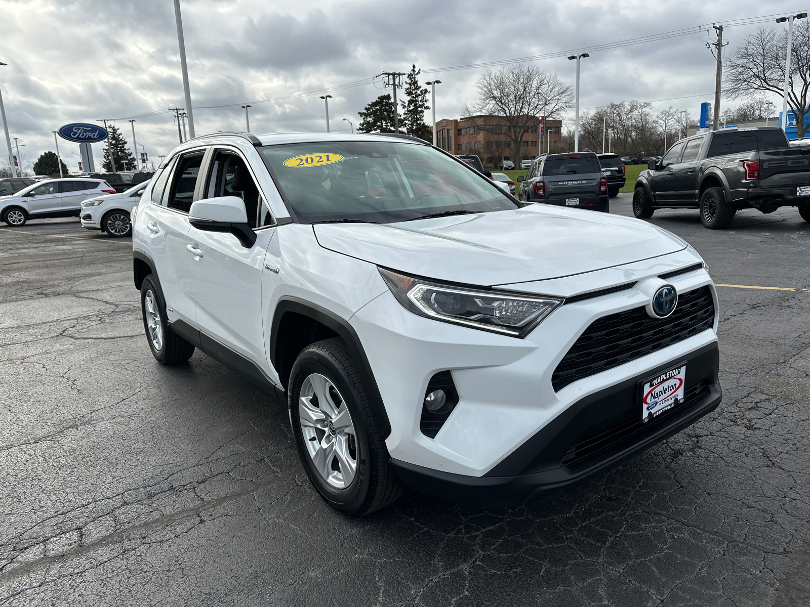 2021 Toyota RAV4 Hybrid XLE 10