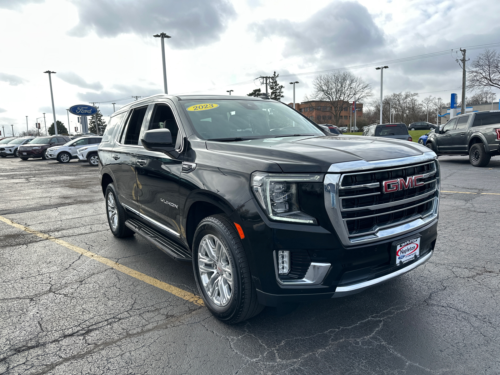 2023 GMC Yukon SLT 10