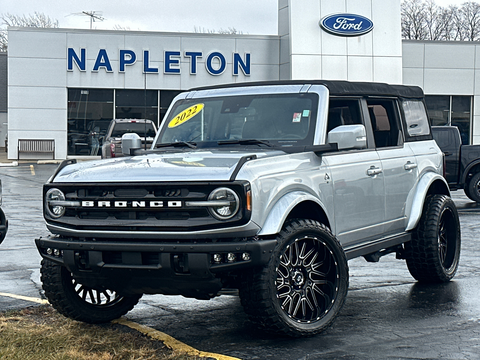 2022 Ford Bronco Outer Banks 1