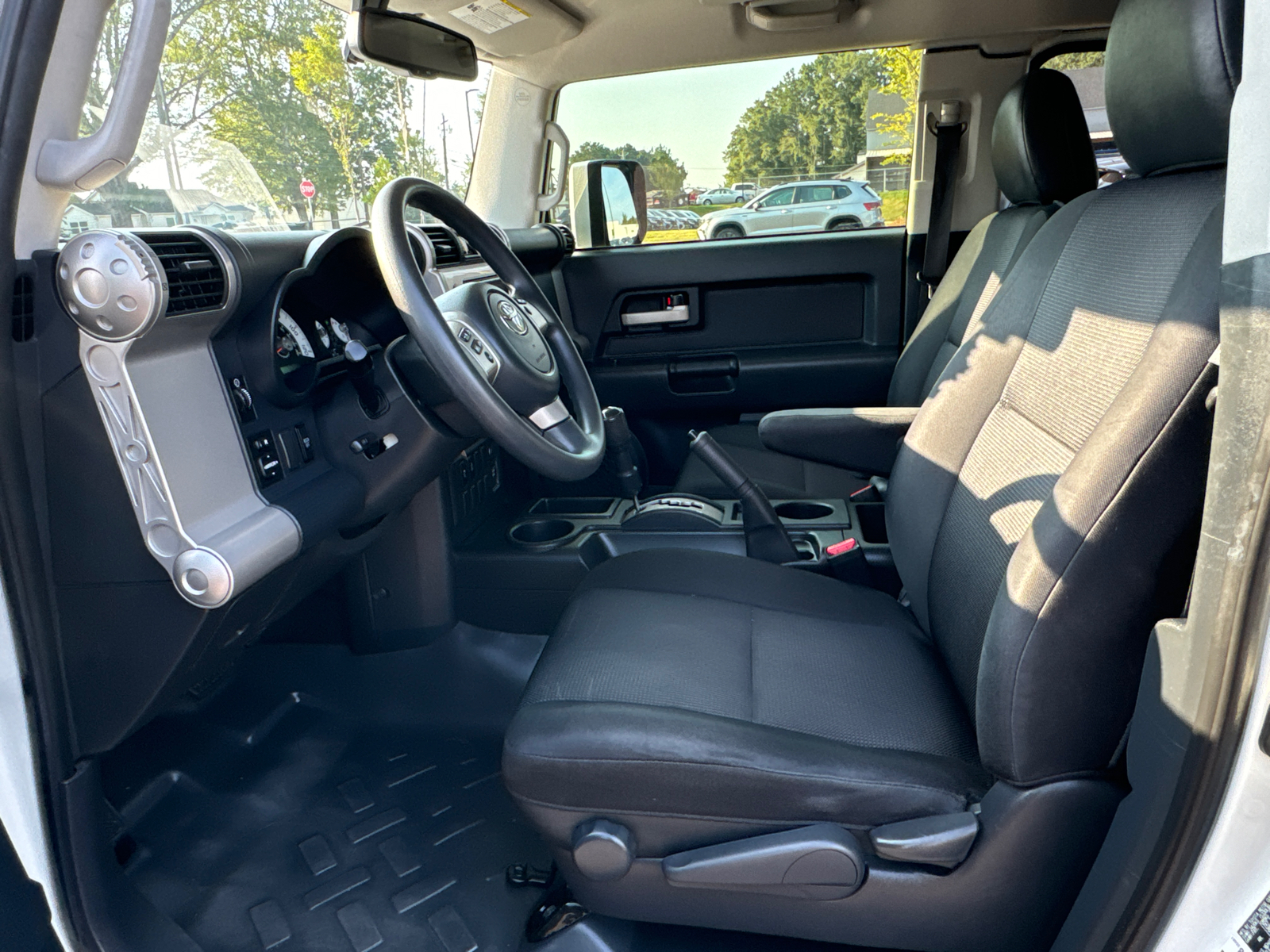 2013 Toyota FJ Cruiser Base 9