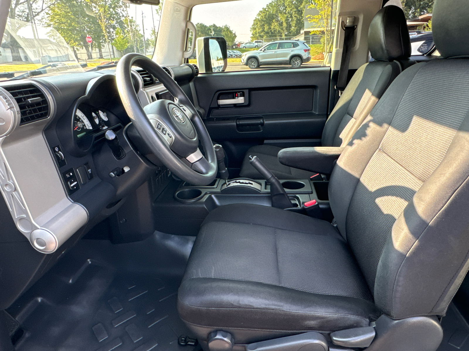 2013 Toyota FJ Cruiser Base 19