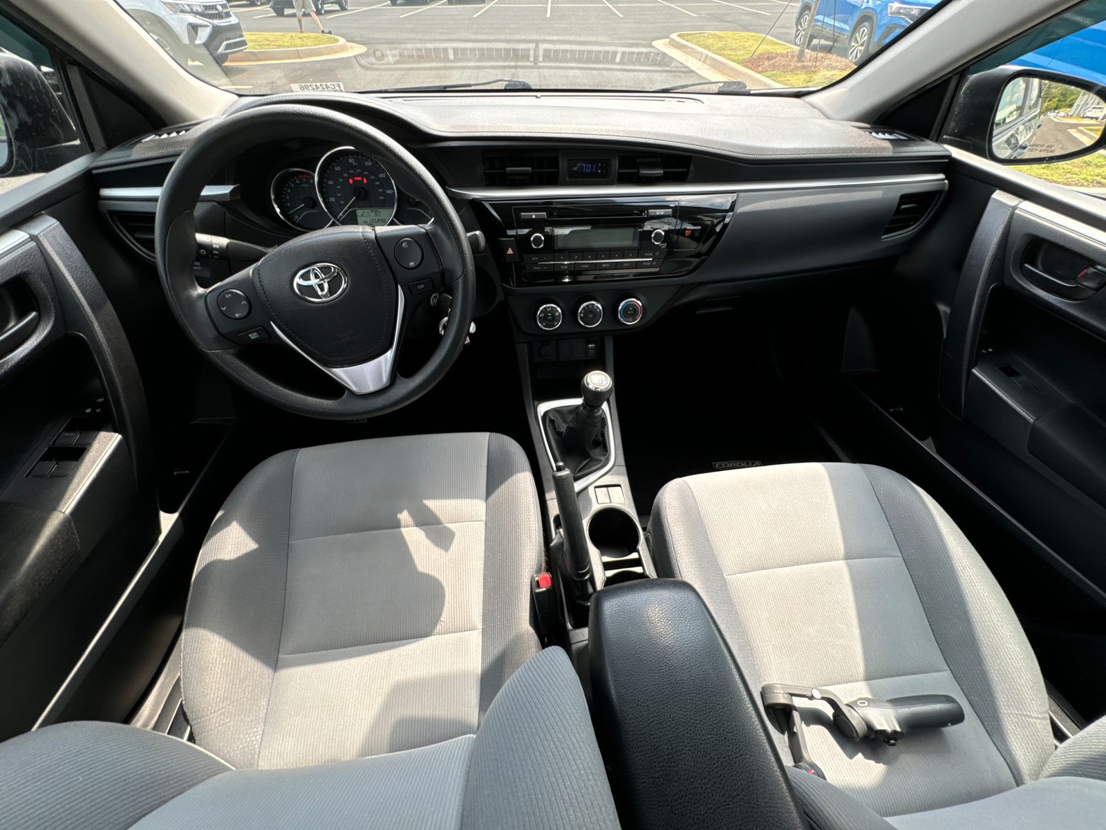 2015 Toyota Corolla LE 21