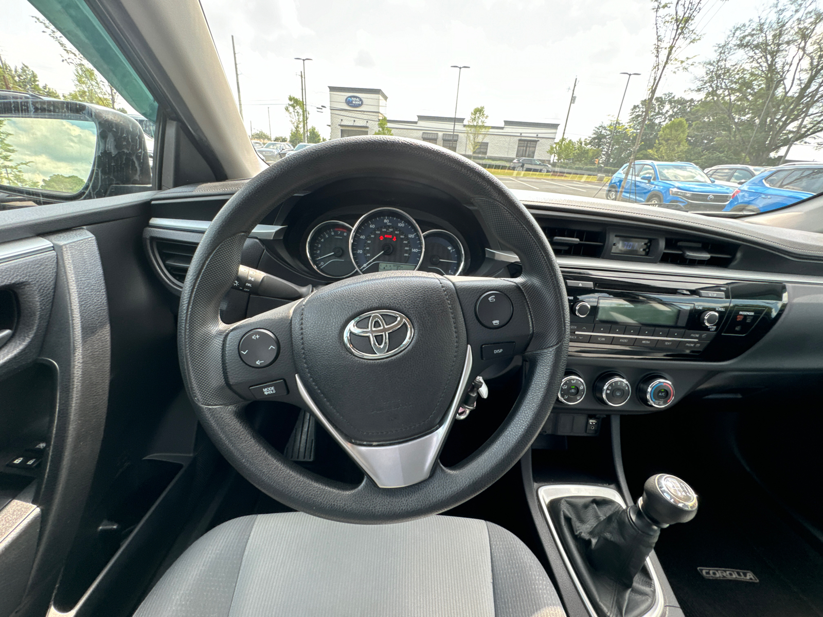 2015 Toyota Corolla LE 22