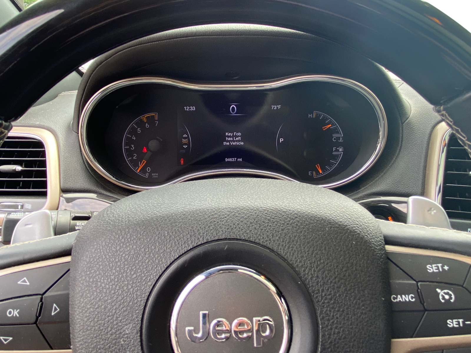 2016 Jeep Grand Cherokee Overland 27