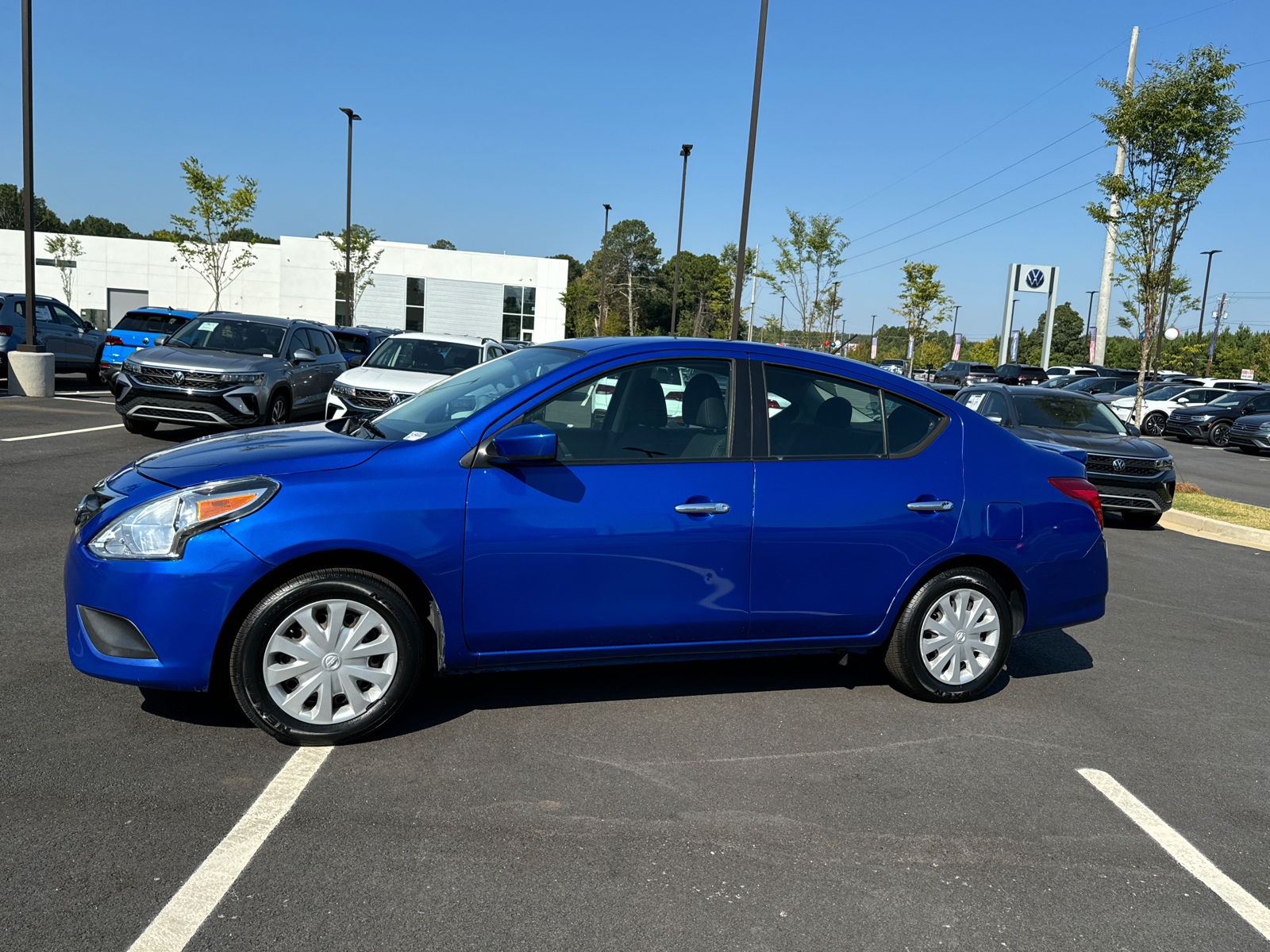 2017 Nissan Versa 1.6 SV 2