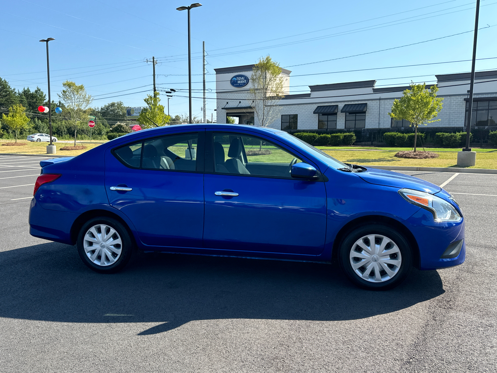 2017 Nissan Versa 1.6 SV 6