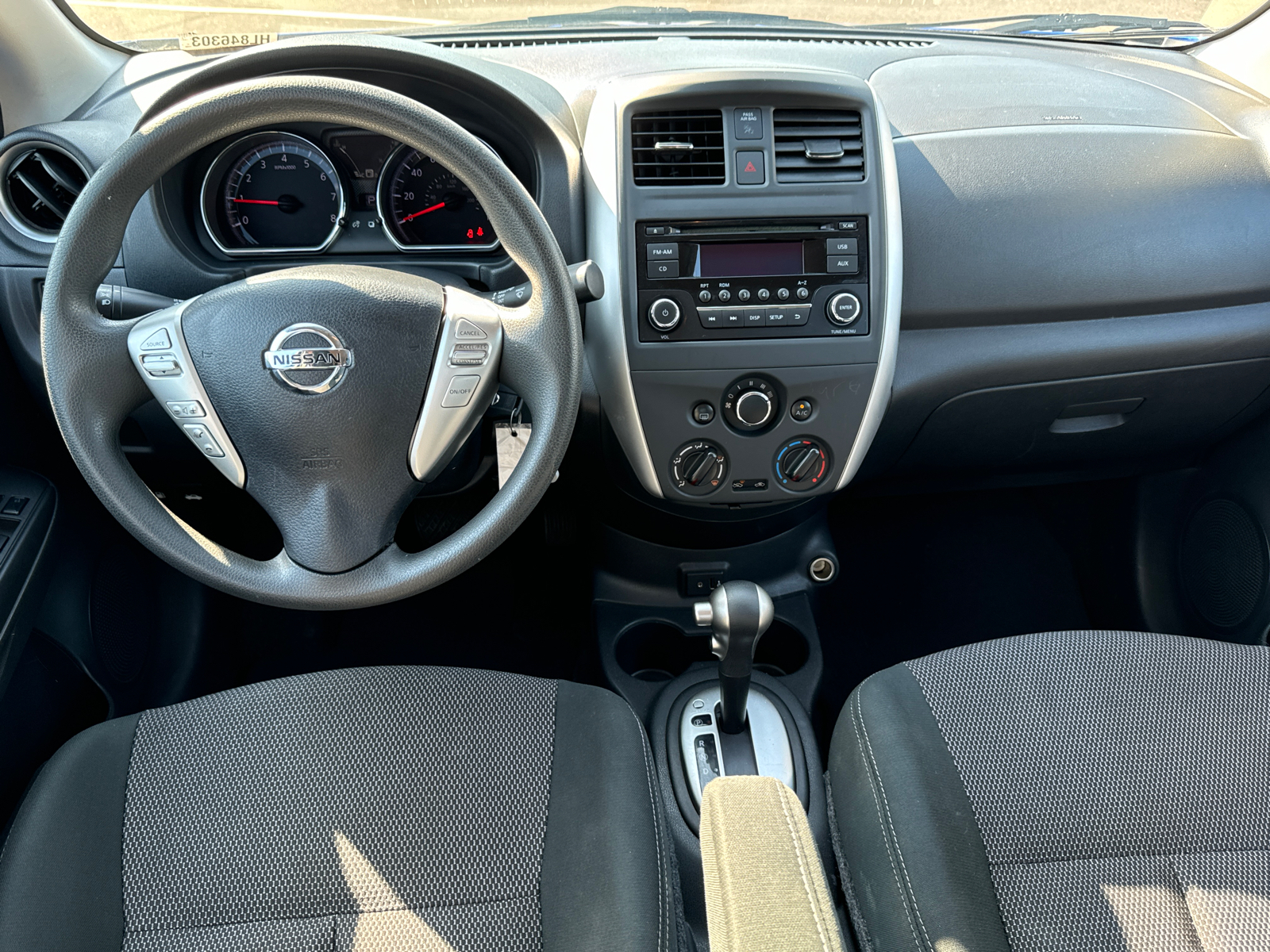 2017 Nissan Versa 1.6 SV 21