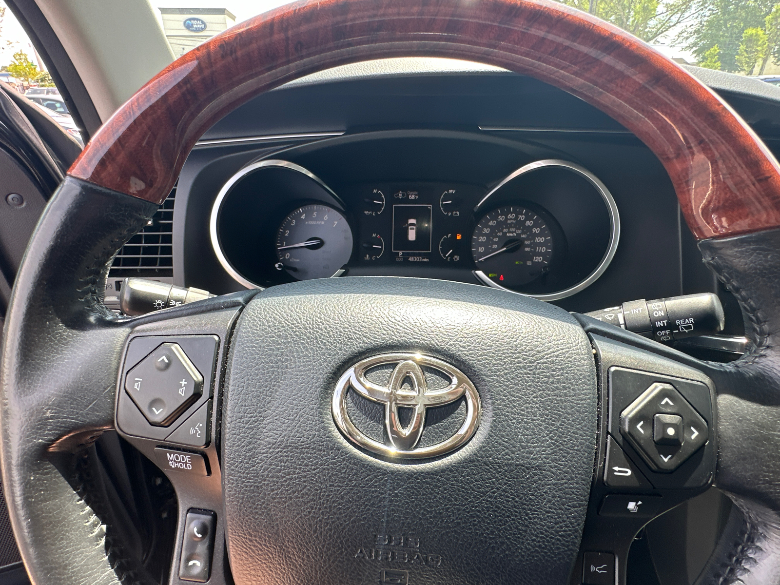 2018 Toyota Sequoia Platinum 29