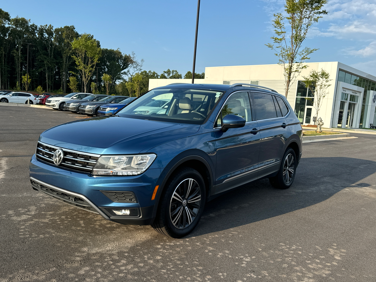 2019 Volkswagen Tiguan 2.0T SEL 1