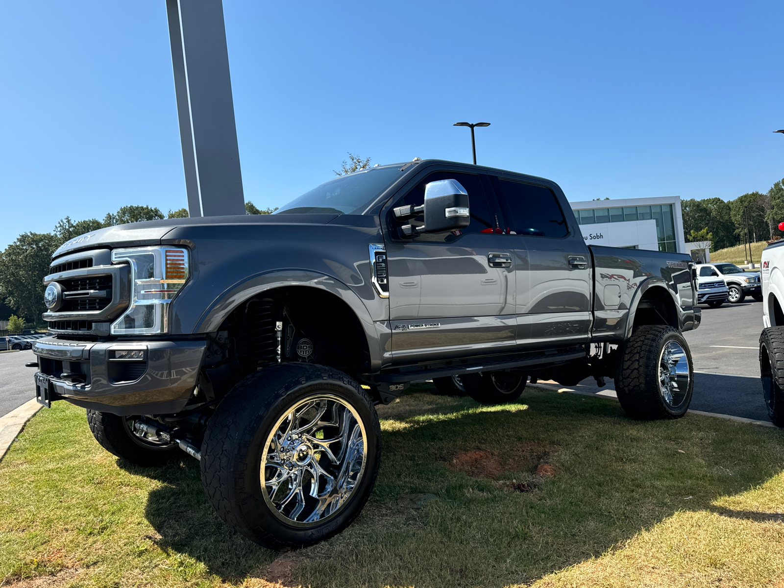 2022 Ford F-250SD Lariat 2