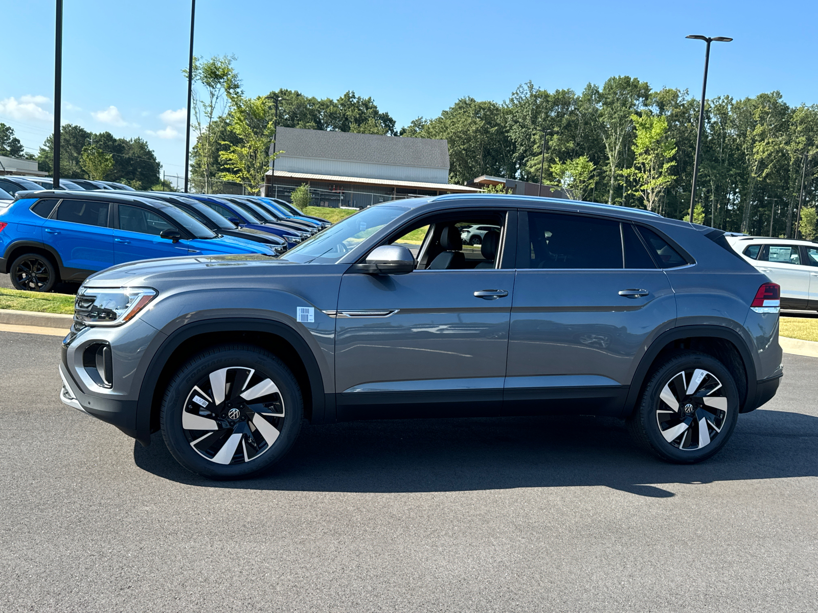 2024 Volkswagen Atlas Cross Sport 2.0T SE w/Technology 2