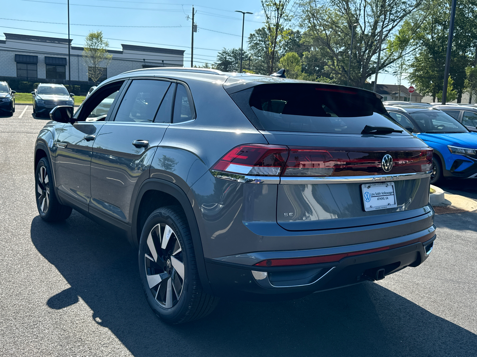 2024 Volkswagen Atlas Cross Sport 2.0T SE w/Technology 3