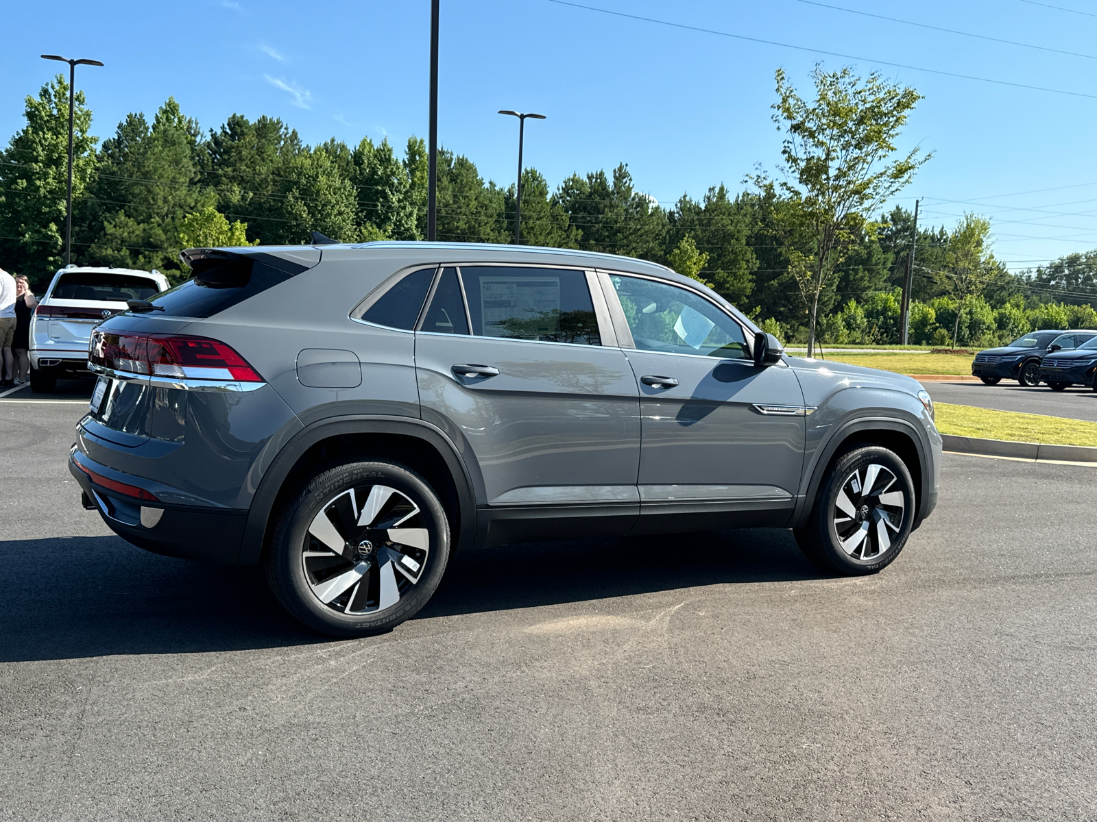 2024 Volkswagen Atlas Cross Sport 2.0T SE w/Technology 6