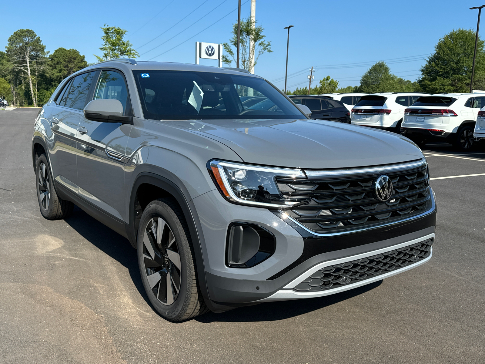 2024 Volkswagen Atlas Cross Sport 2.0T SE w/Technology 7