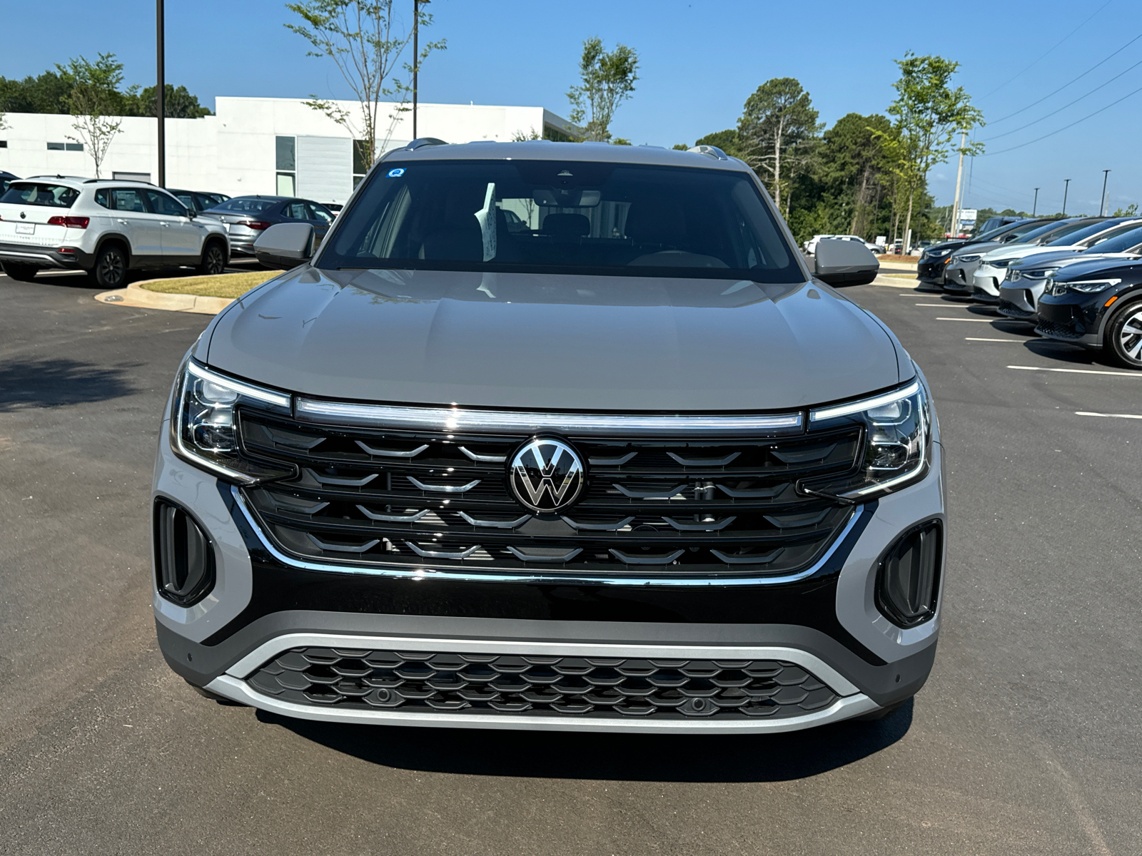 2024 Volkswagen Atlas Cross Sport 2.0T SE w/Technology 8