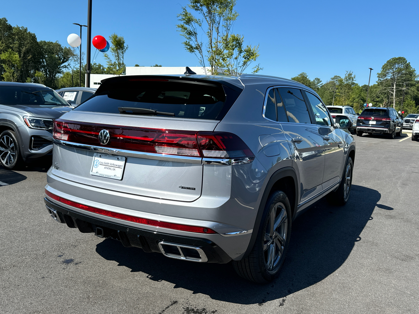 2024 Volkswagen Atlas Cross Sport 2.0T SEL R-Line 5