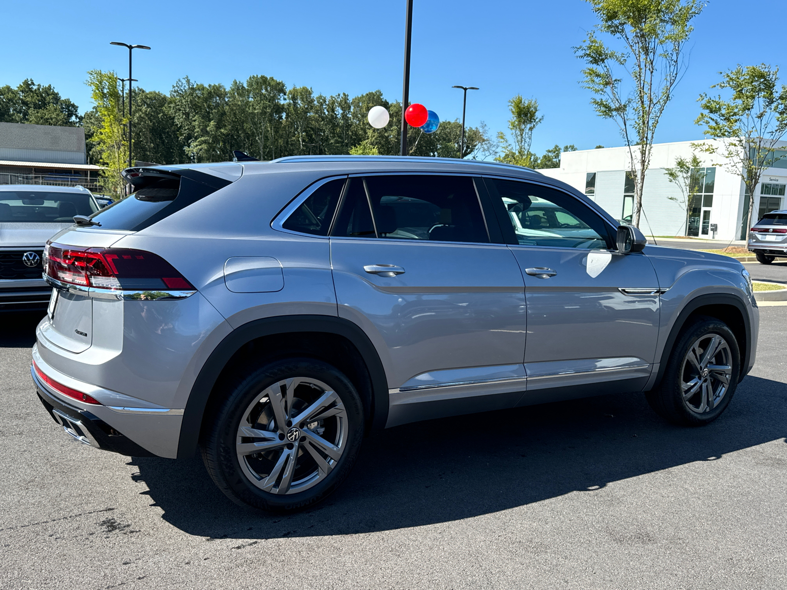 2024 Volkswagen Atlas Cross Sport 2.0T SEL R-Line 6