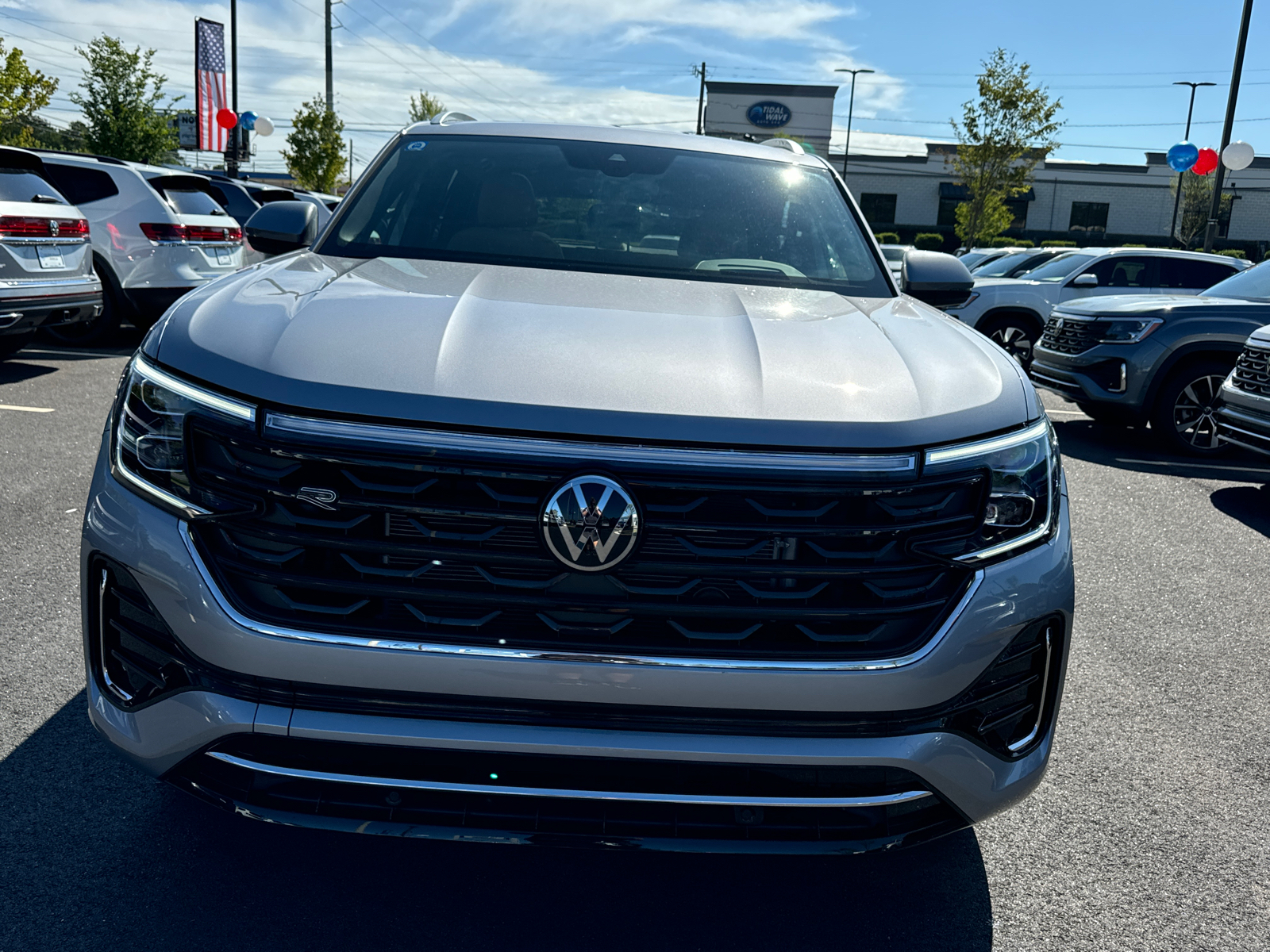 2024 Volkswagen Atlas Cross Sport 2.0T SEL R-Line 8