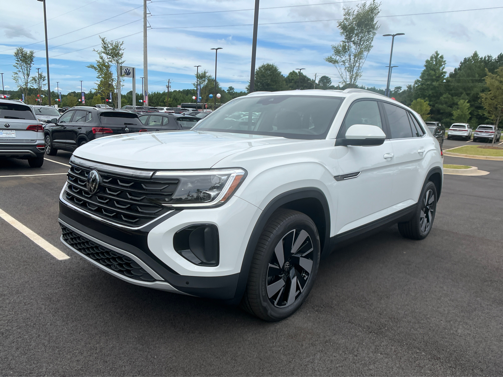 2024 Volkswagen Atlas Cross Sport 2.0T SE w/Technology 1