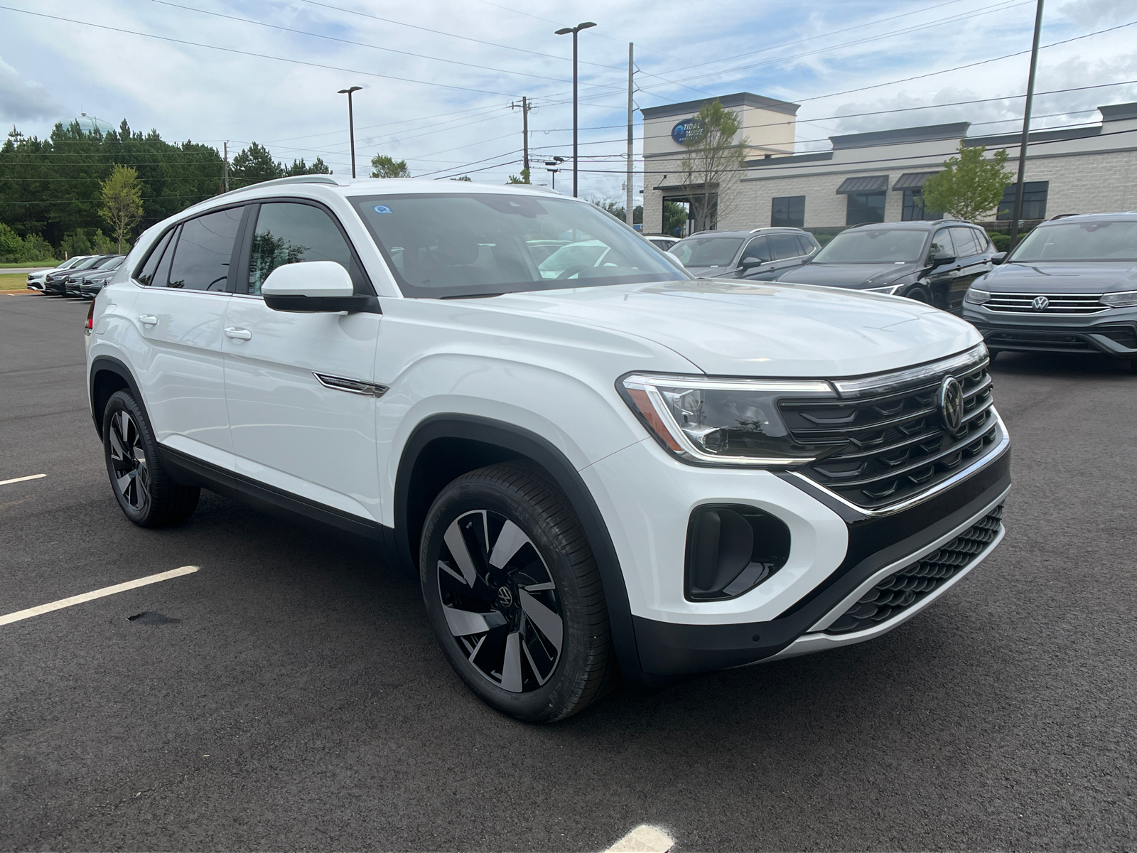 2024 Volkswagen Atlas Cross Sport 2.0T SE w/Technology 3