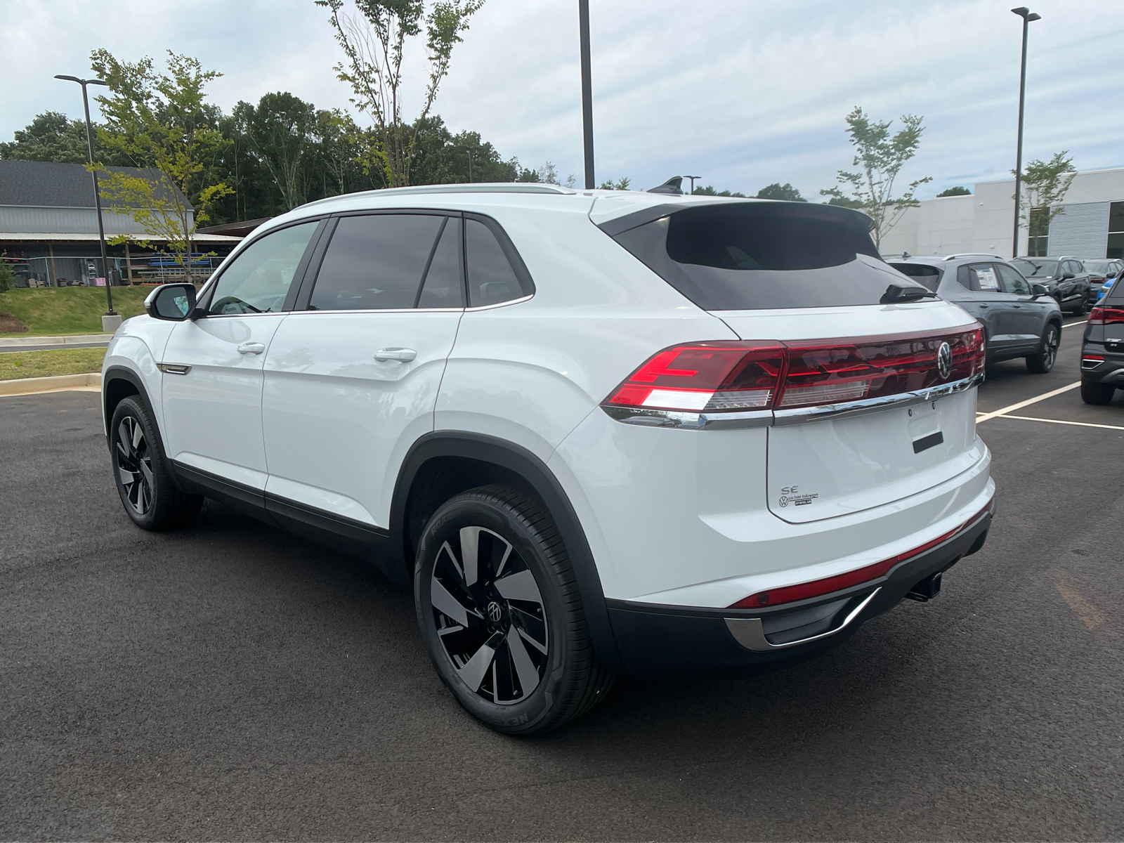 2024 Volkswagen Atlas Cross Sport 2.0T SE w/Technology 7