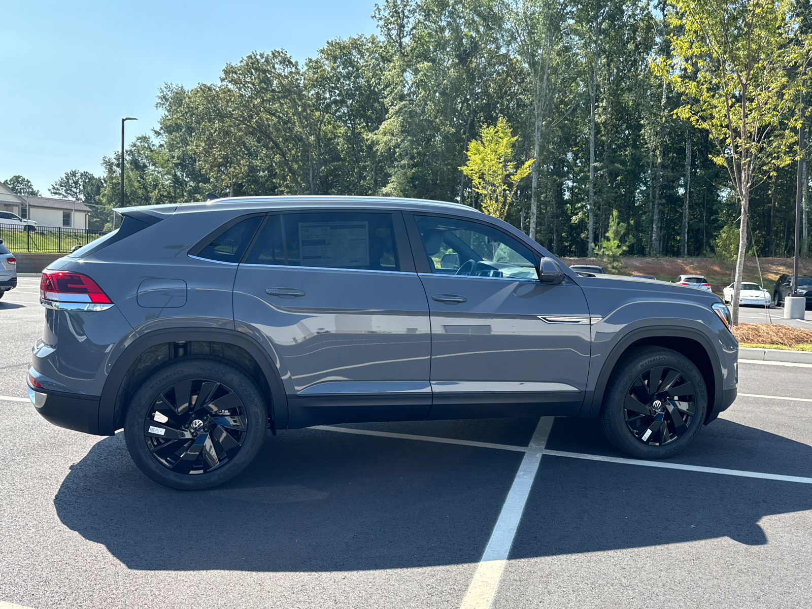 2024 Volkswagen Atlas Cross Sport 2.0T SE w/Technology 6