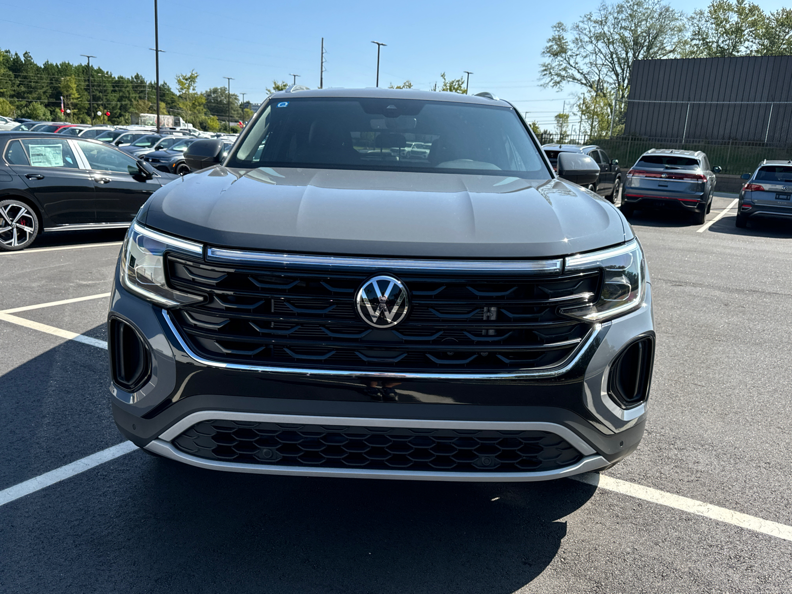 2024 Volkswagen Atlas Cross Sport 2.0T SE w/Technology 8