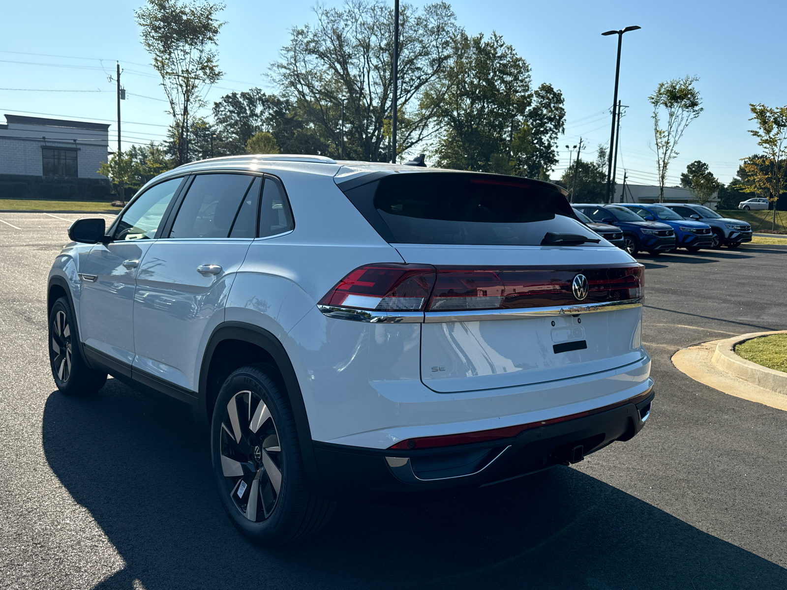 2024 Volkswagen Atlas Cross Sport 2.0T SE w/Technology 3