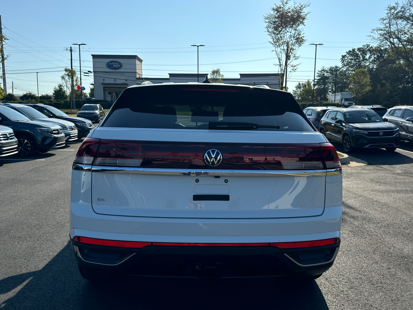 2024 Volkswagen Atlas Cross Sport 2.0T SE w/Technology 4