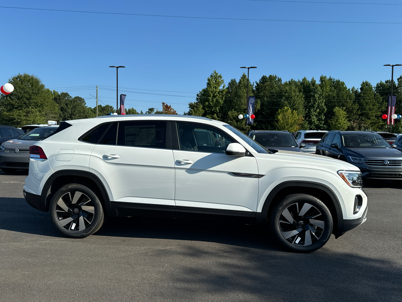 2024 Volkswagen Atlas Cross Sport 2.0T SE w/Technology 6