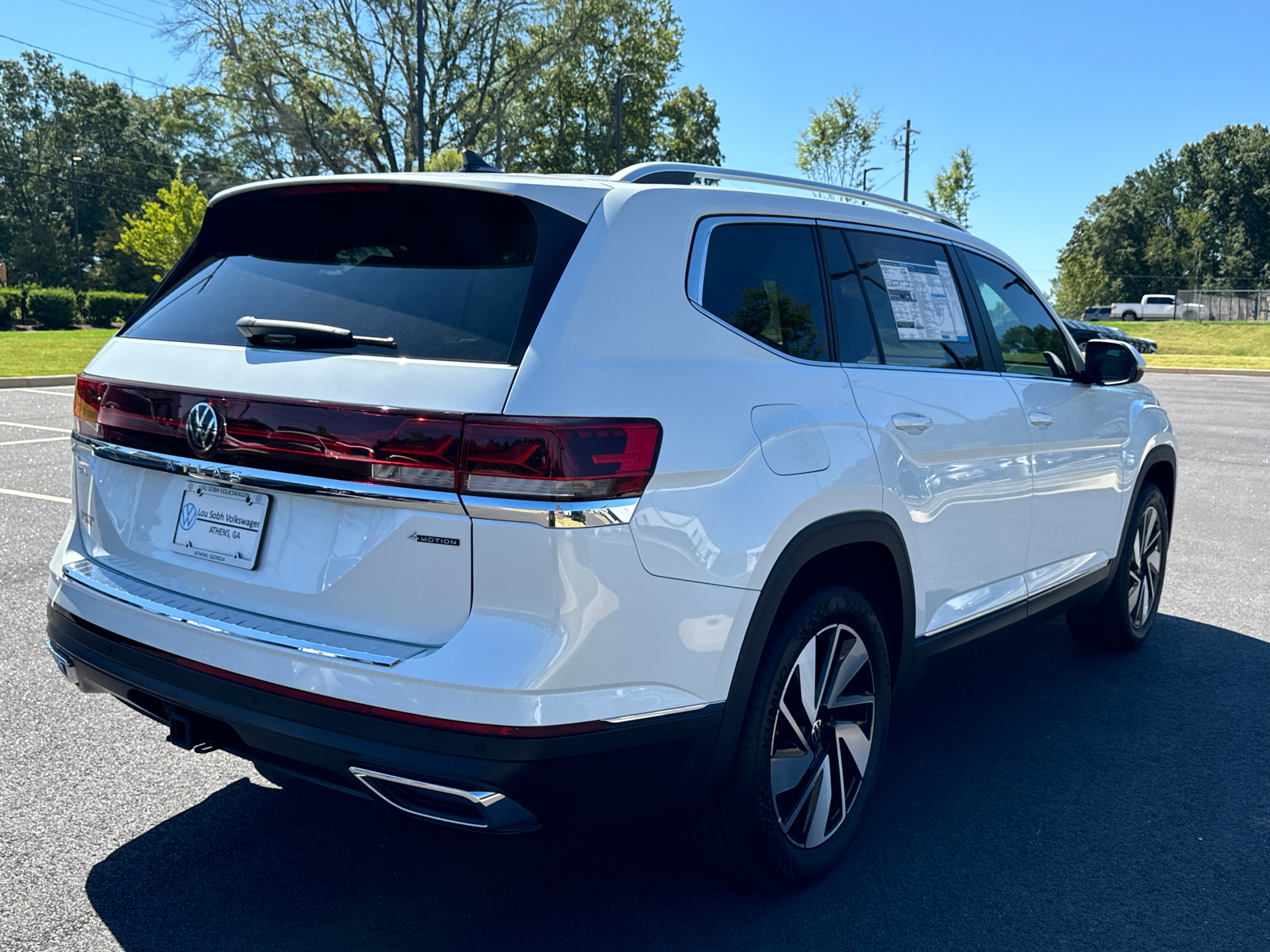 2024 Volkswagen Atlas 2.0T SEL 5