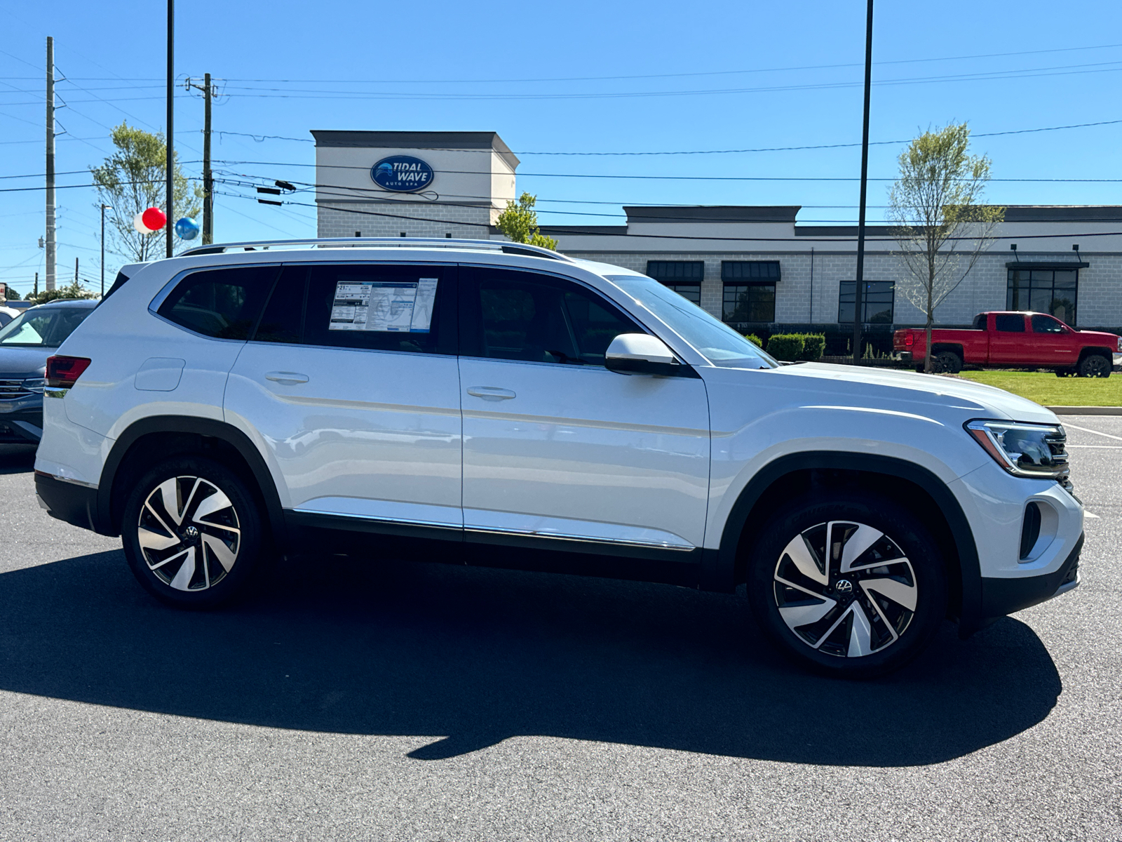 2024 Volkswagen Atlas 2.0T SEL 6