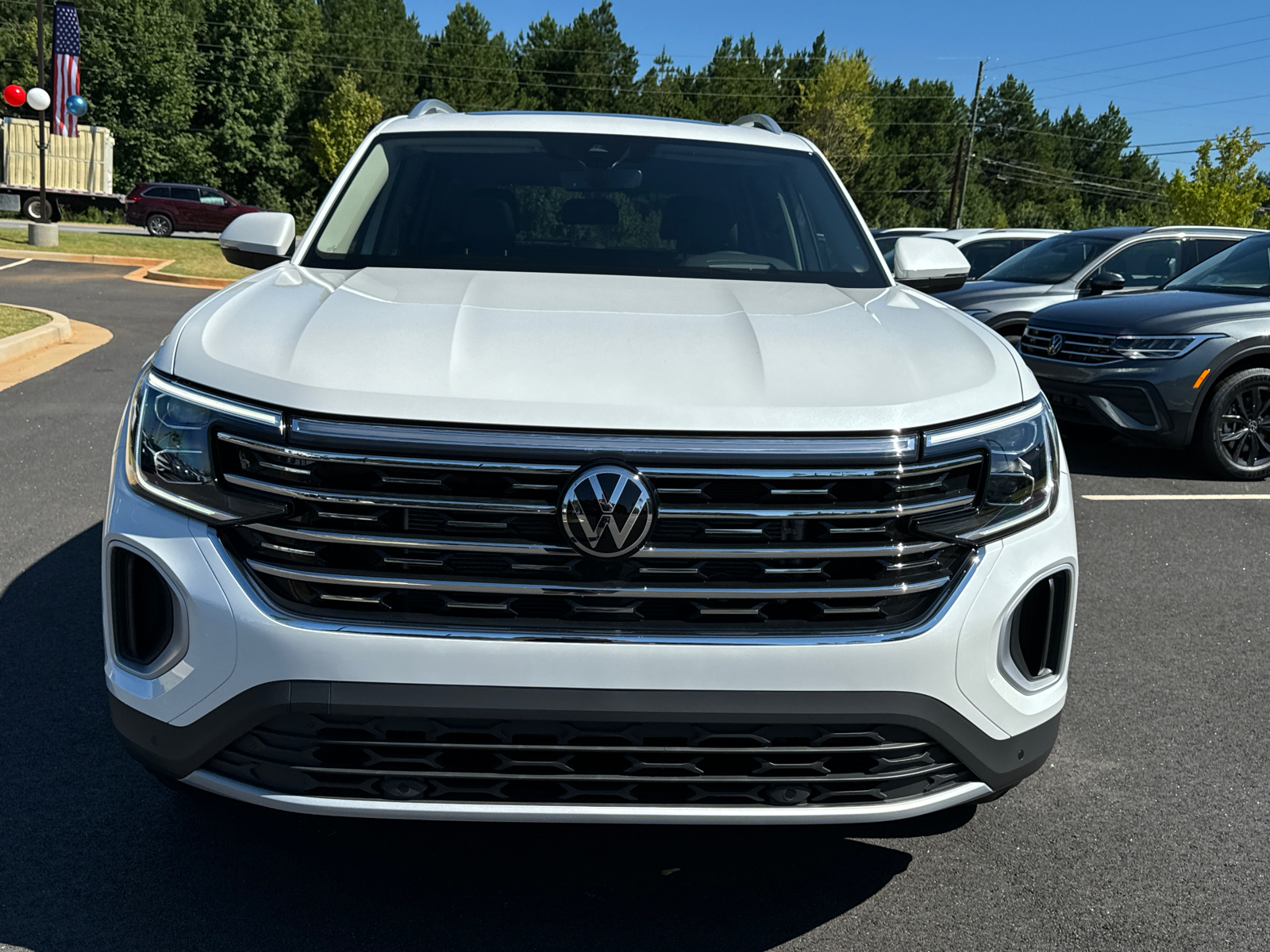 2024 Volkswagen Atlas 2.0T SEL 8