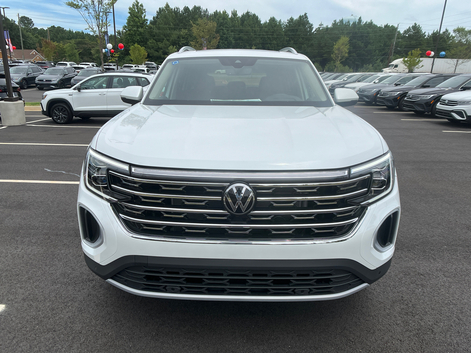 2024 Volkswagen Atlas 2.0T SEL 2