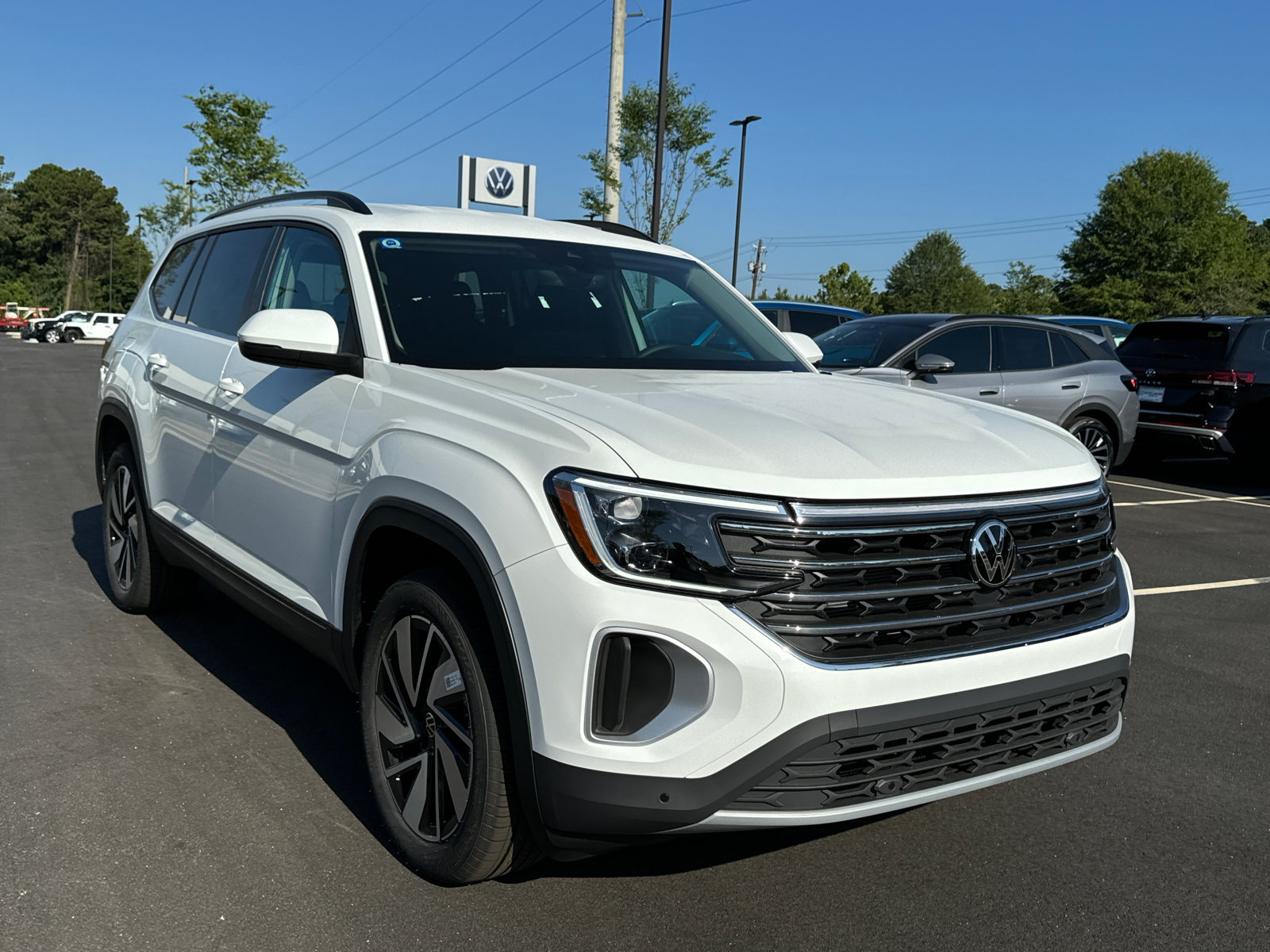 2024 Volkswagen Atlas 2.0T SE w/Technology 7