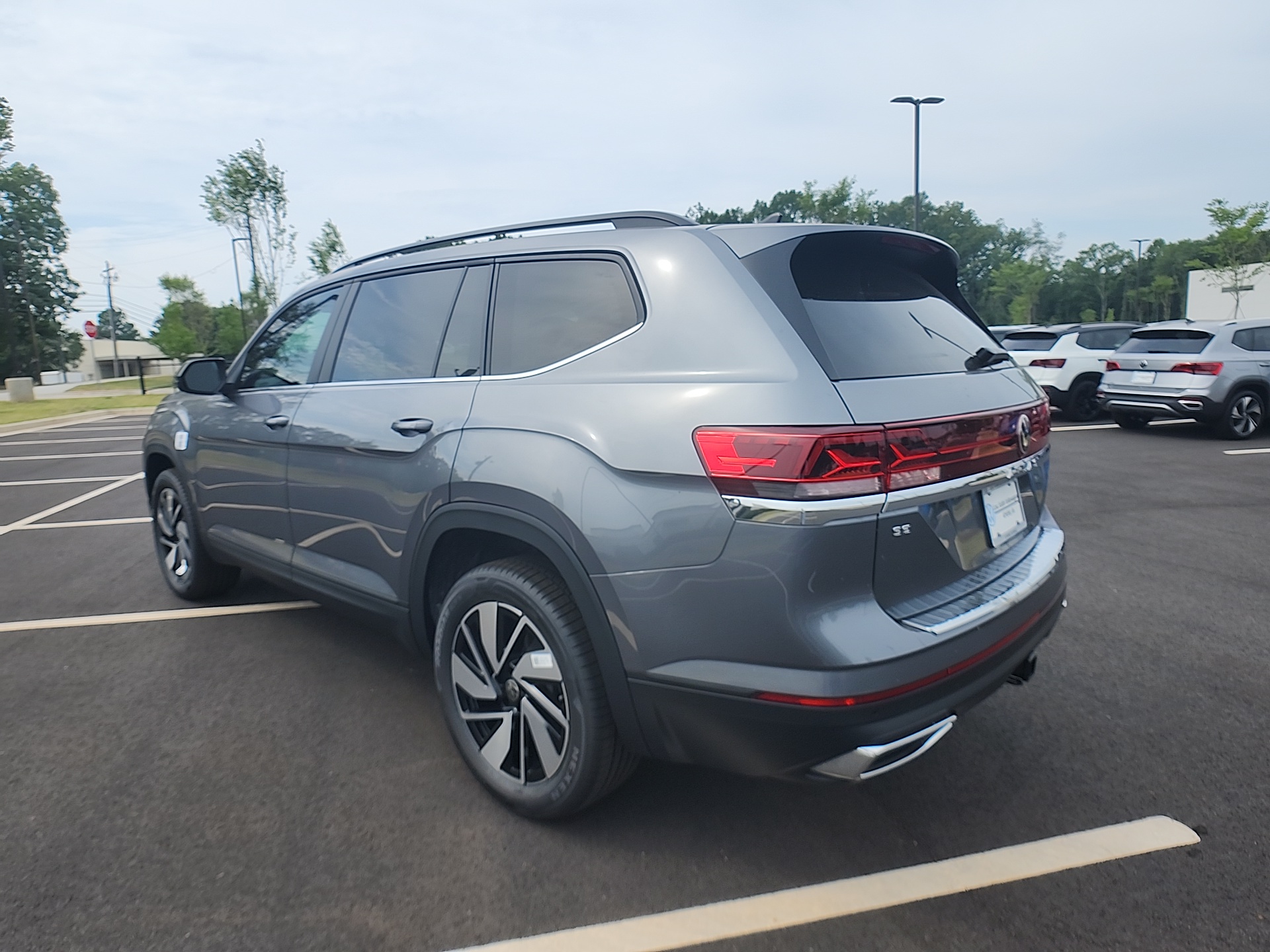 2024 Volkswagen Atlas 2.0T SE w/Technology 7