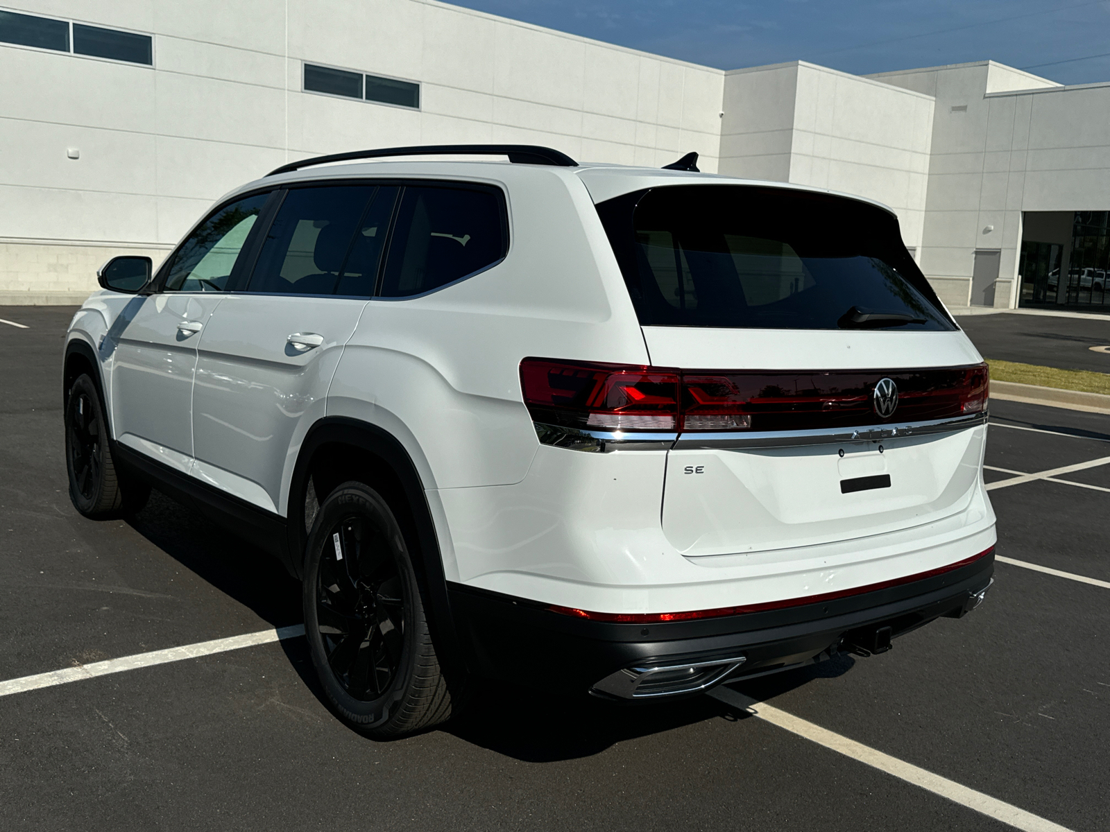 2024 Volkswagen Atlas 2.0T SE w/Technology 3