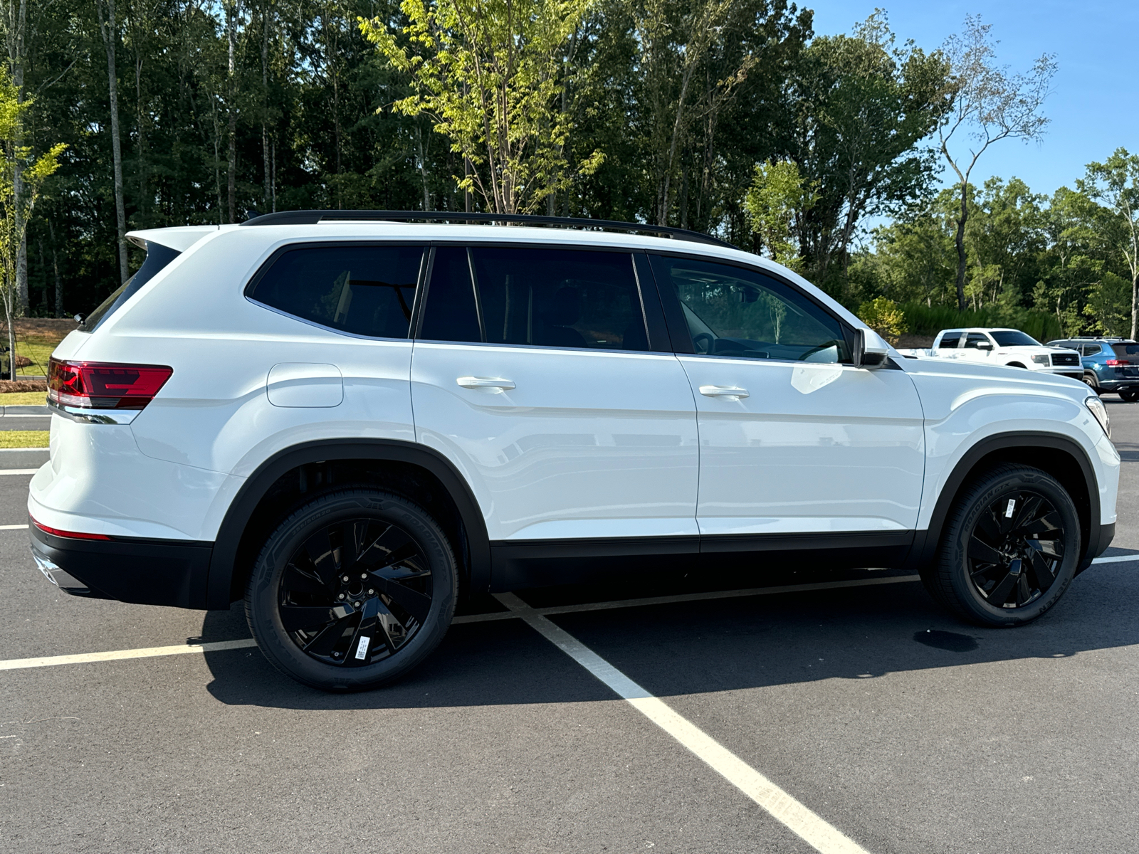 2024 Volkswagen Atlas 2.0T SE w/Technology 6