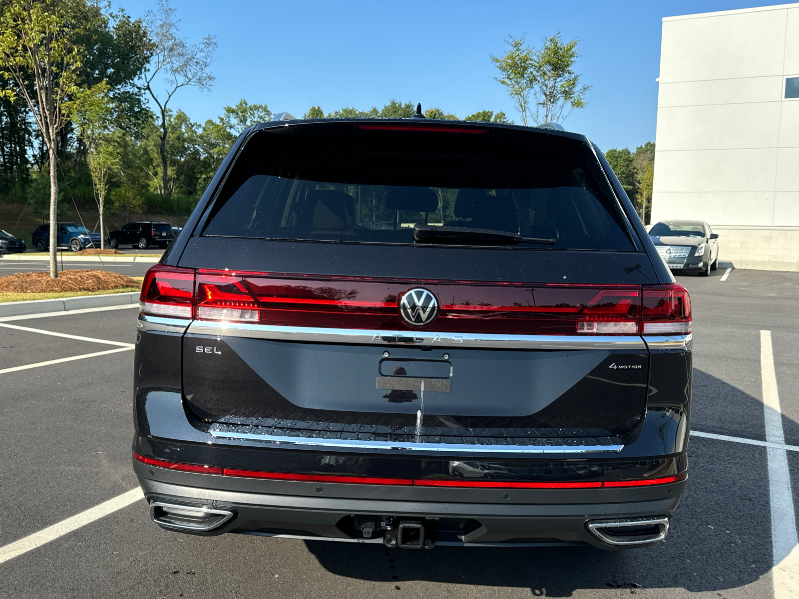 2024 Volkswagen Atlas 2.0T SEL 4