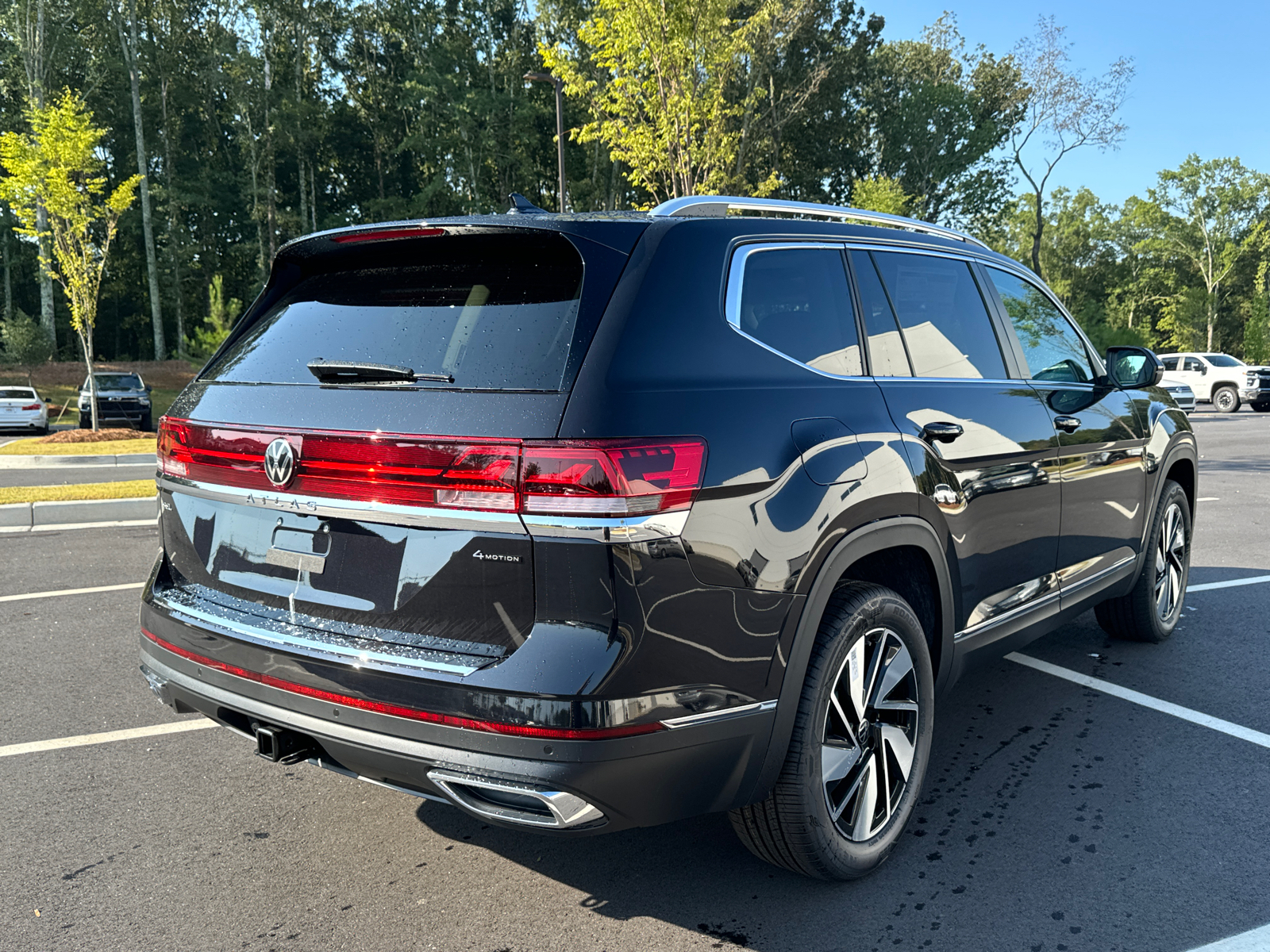 2024 Volkswagen Atlas 2.0T SEL 5