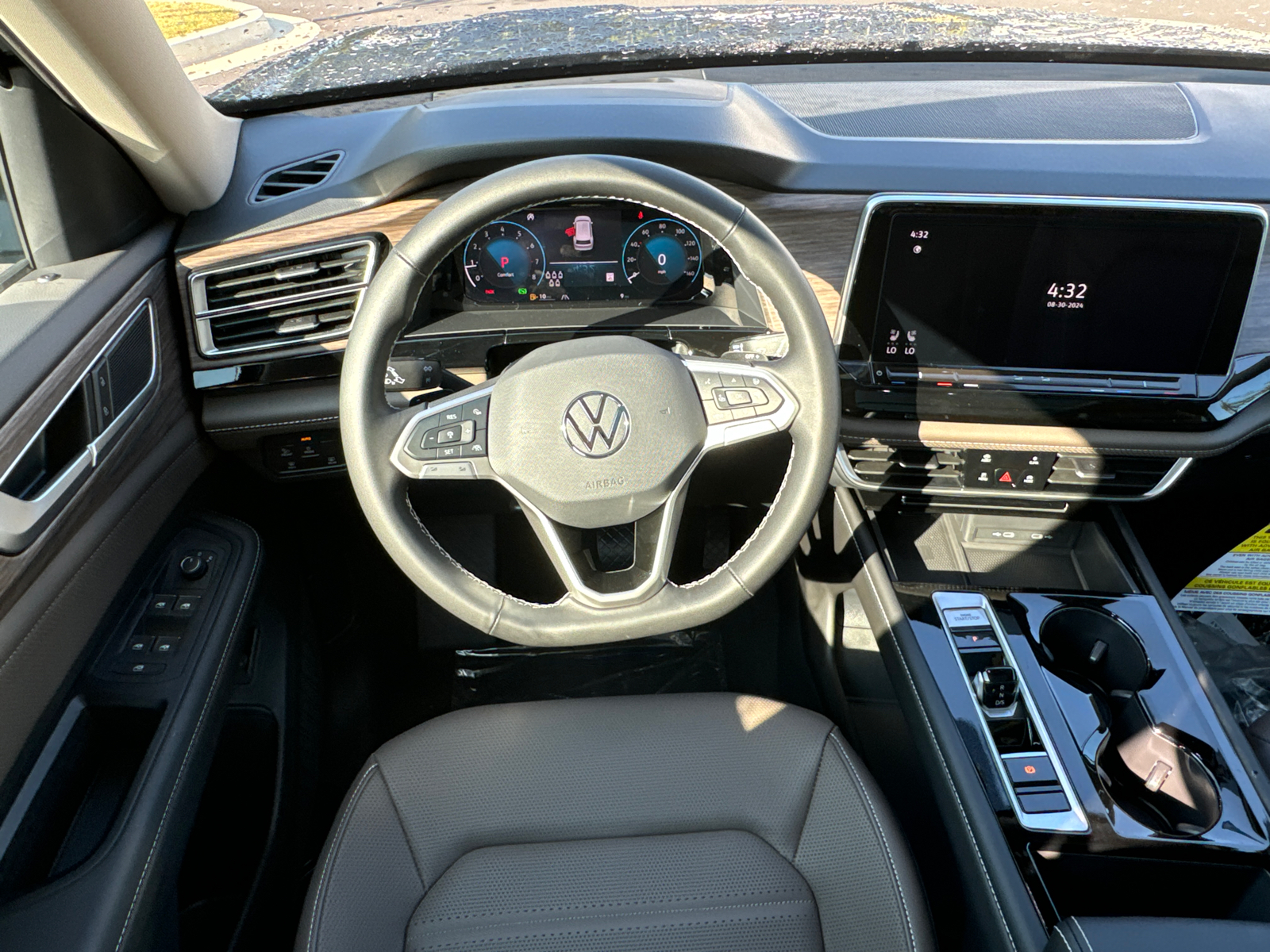 2024 Volkswagen Atlas 2.0T SEL 15