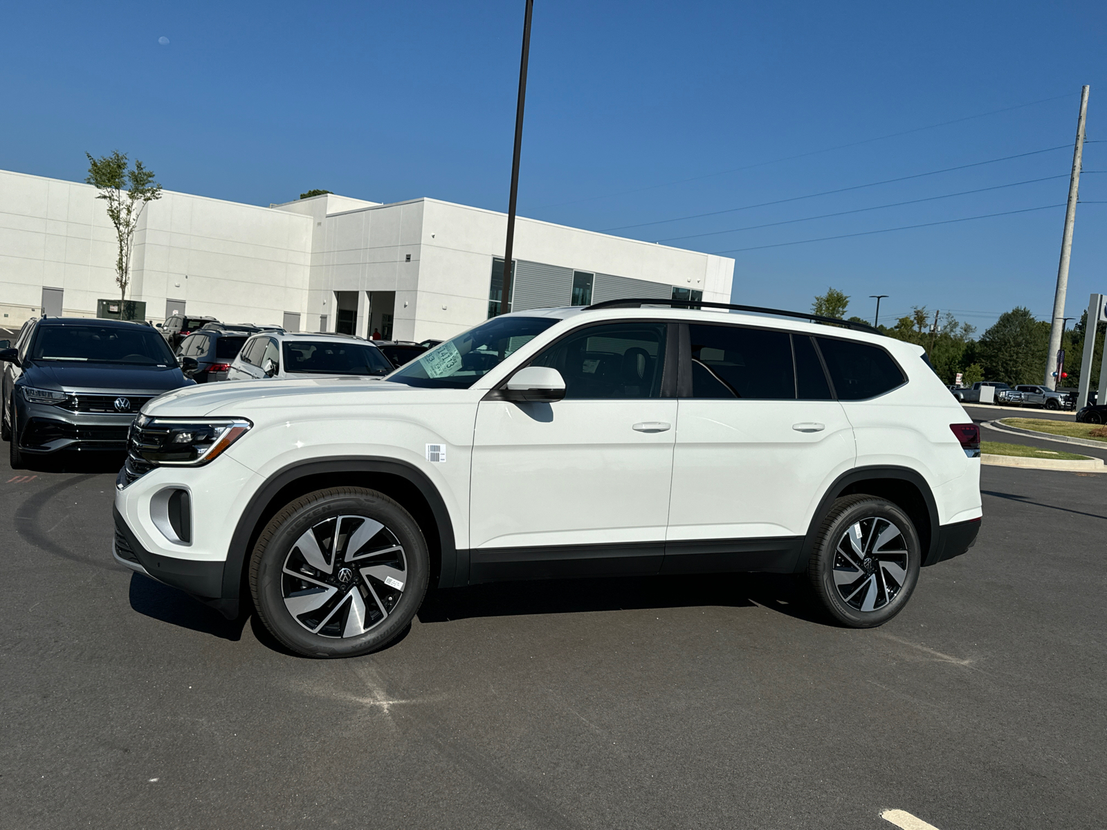 2024 Volkswagen Atlas 2.0T SE w/Technology 2