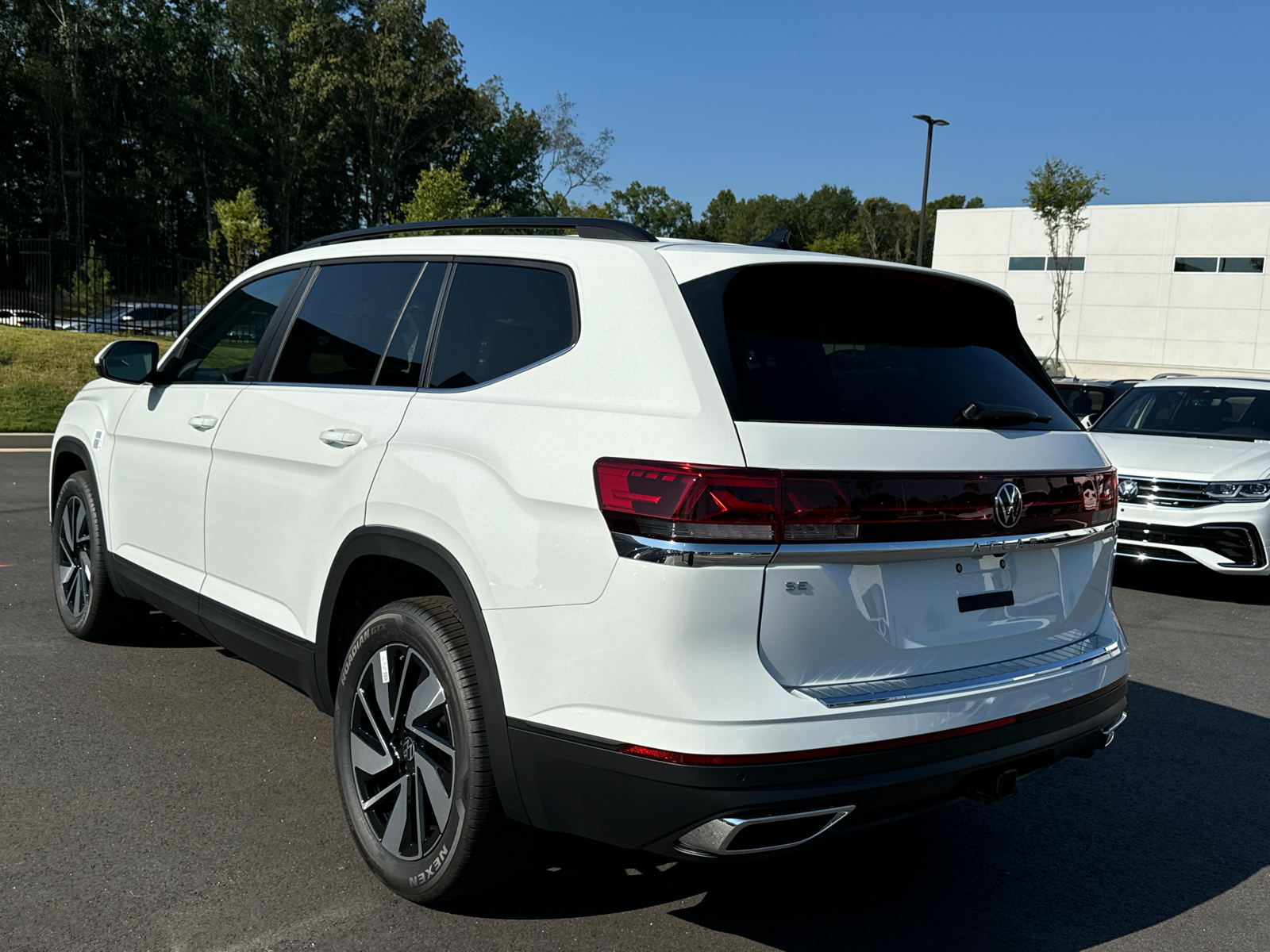 2024 Volkswagen Atlas 2.0T SE w/Technology 3