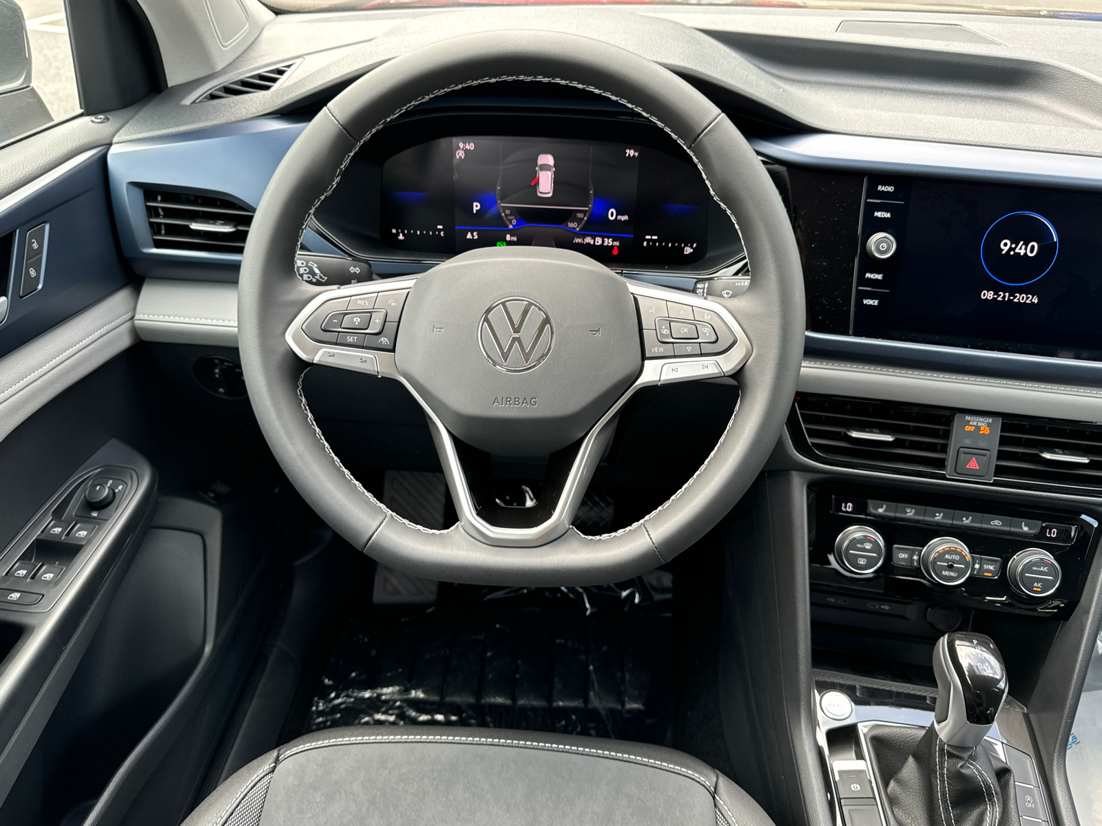 2024 Volkswagen Taos 1.5T SE 13