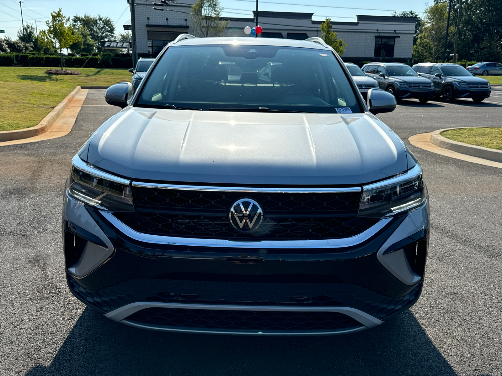 2024 Volkswagen Taos 1.5T SE 8